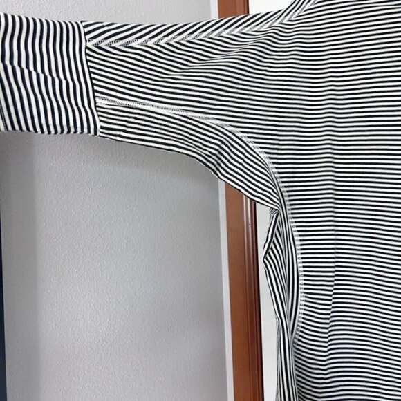 AnyBody Raglan Half Sleeve Pullover Black and White Stripe Top Size: Medium - Picture 4 of 7